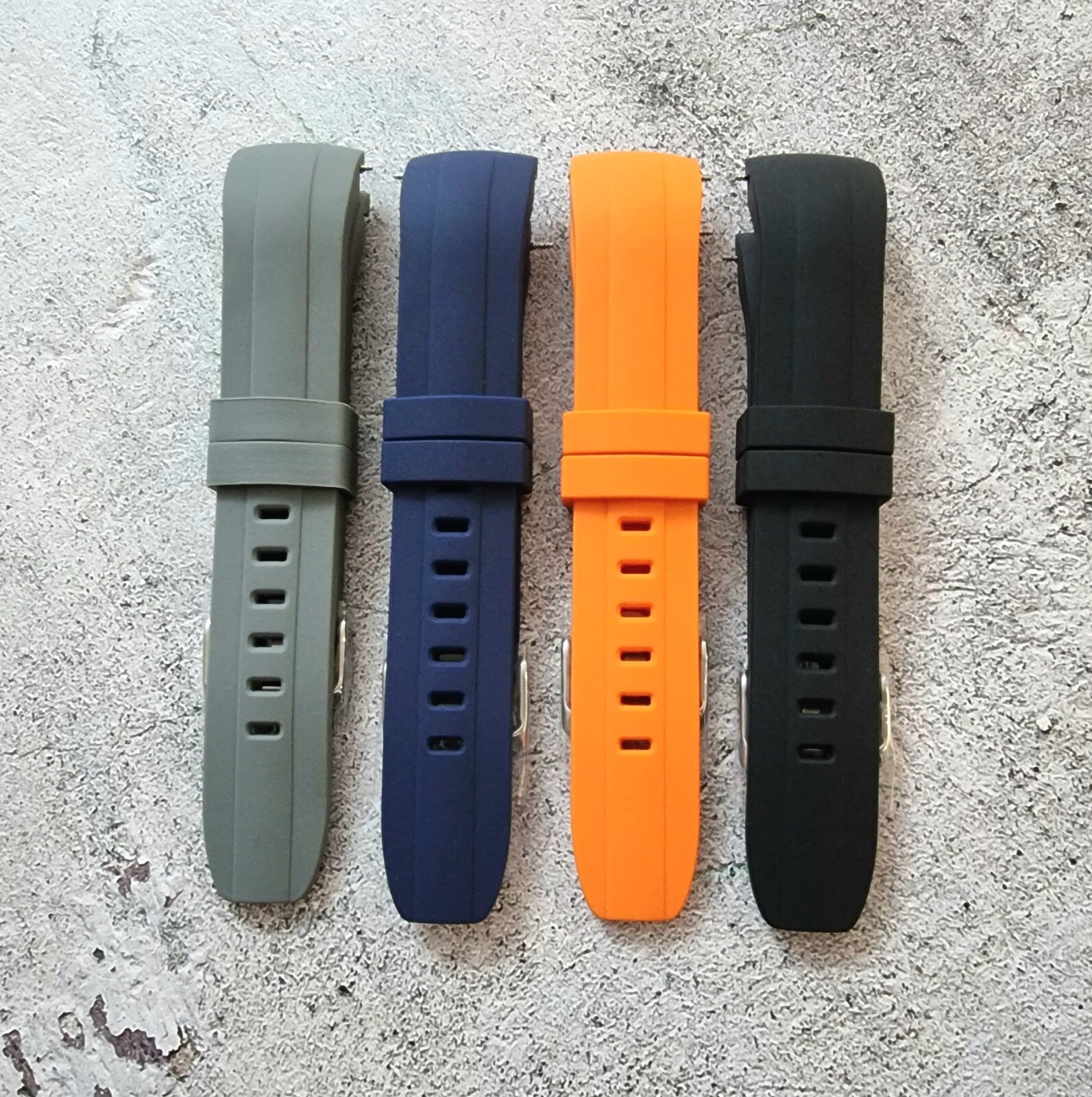 Curved End Silicone Rubber Divers Watch Strap Band 22mm Black Grey Orange Blue