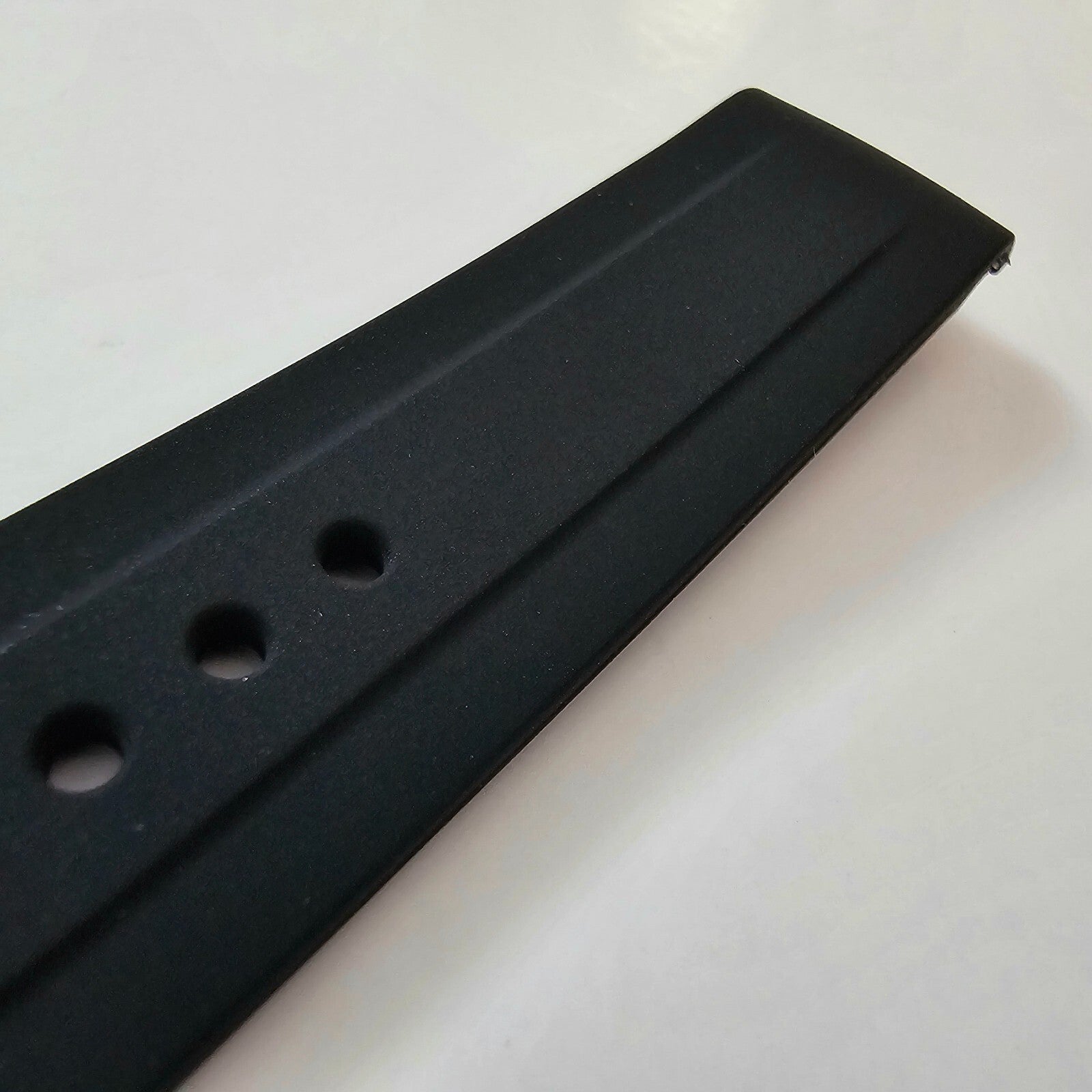 Curved End Watch Strap Band Silicone Rubber Black 18mm 20mm 22mm 24mm Two Piece