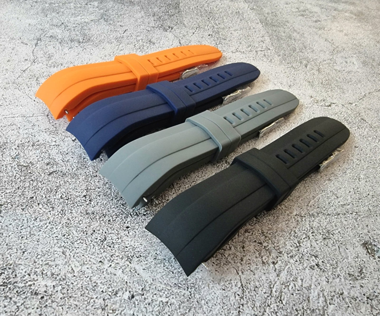 Curved End Silicone Rubber Divers Watch Strap Band 22mm Black Grey Orange Blue